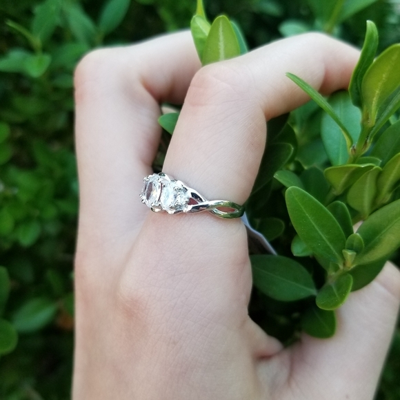 Antique Style Triple Sterling Ring - Picture 4 of 5